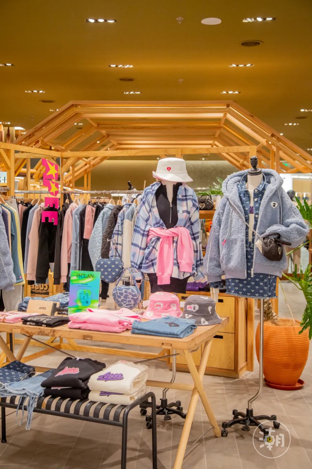 i.t成都新店潮酷来袭,带你解锁N种穿搭灵感