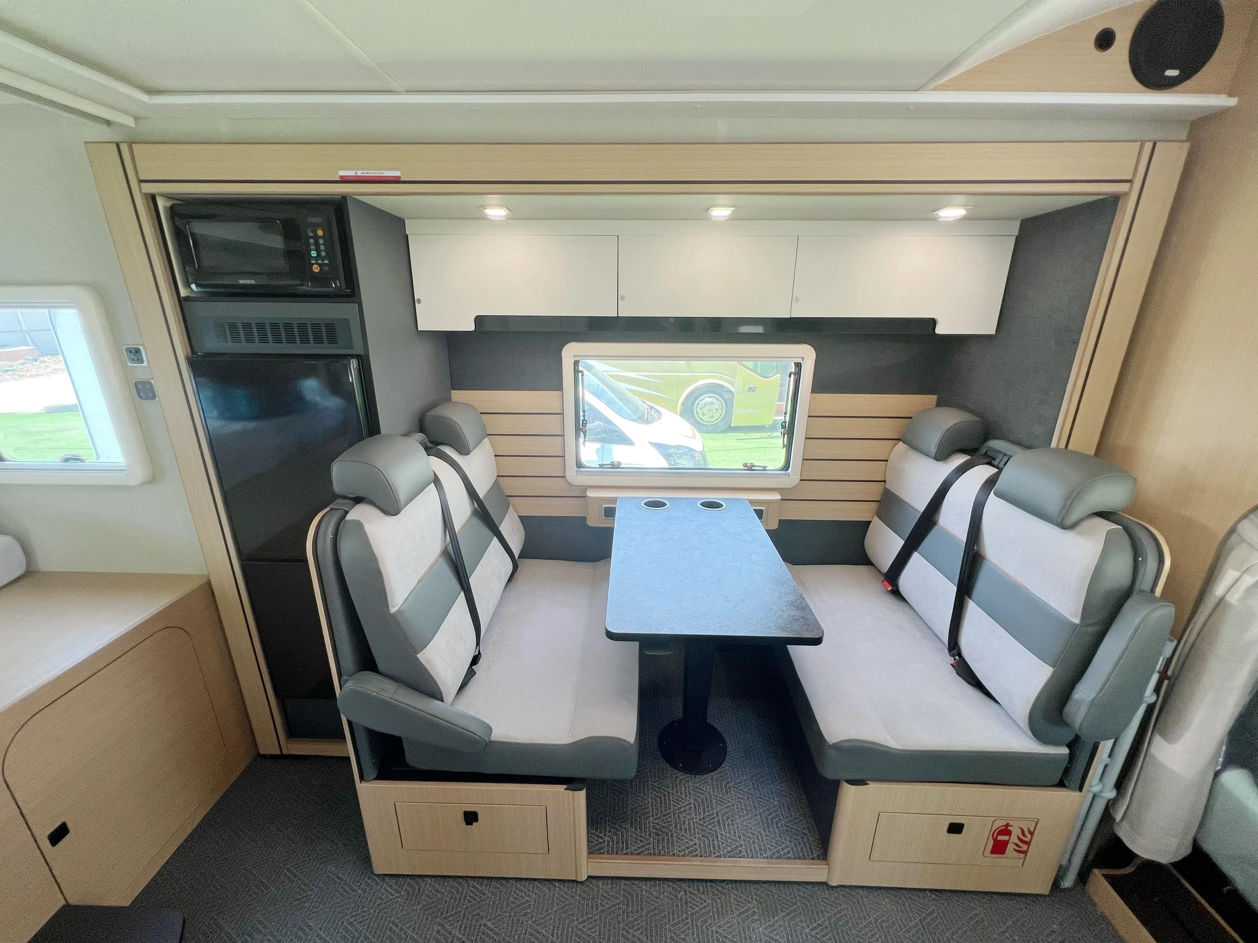 23年宇通c530双拓展价格,宇通c530双拓展房车报价是2023款吗