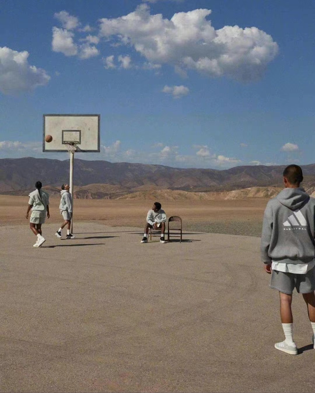 fog联名adidas灰白脚感,球鞋趣事