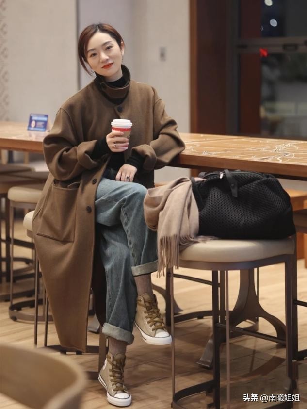 时髦阔腿裤冬,现在流行的阔腿裤秋冬怎么穿