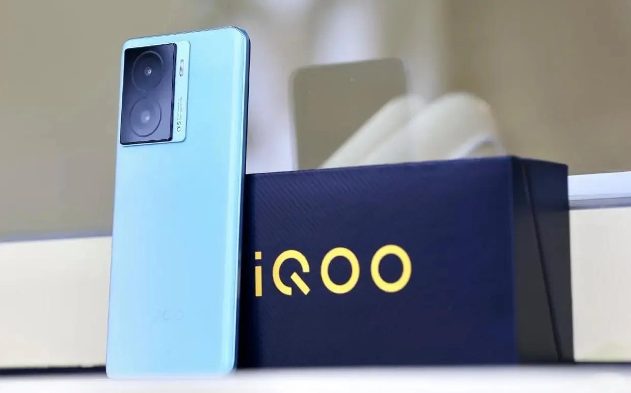 3000多元12+256g手机最值得入手,1500元预算这两款手机性价比超高