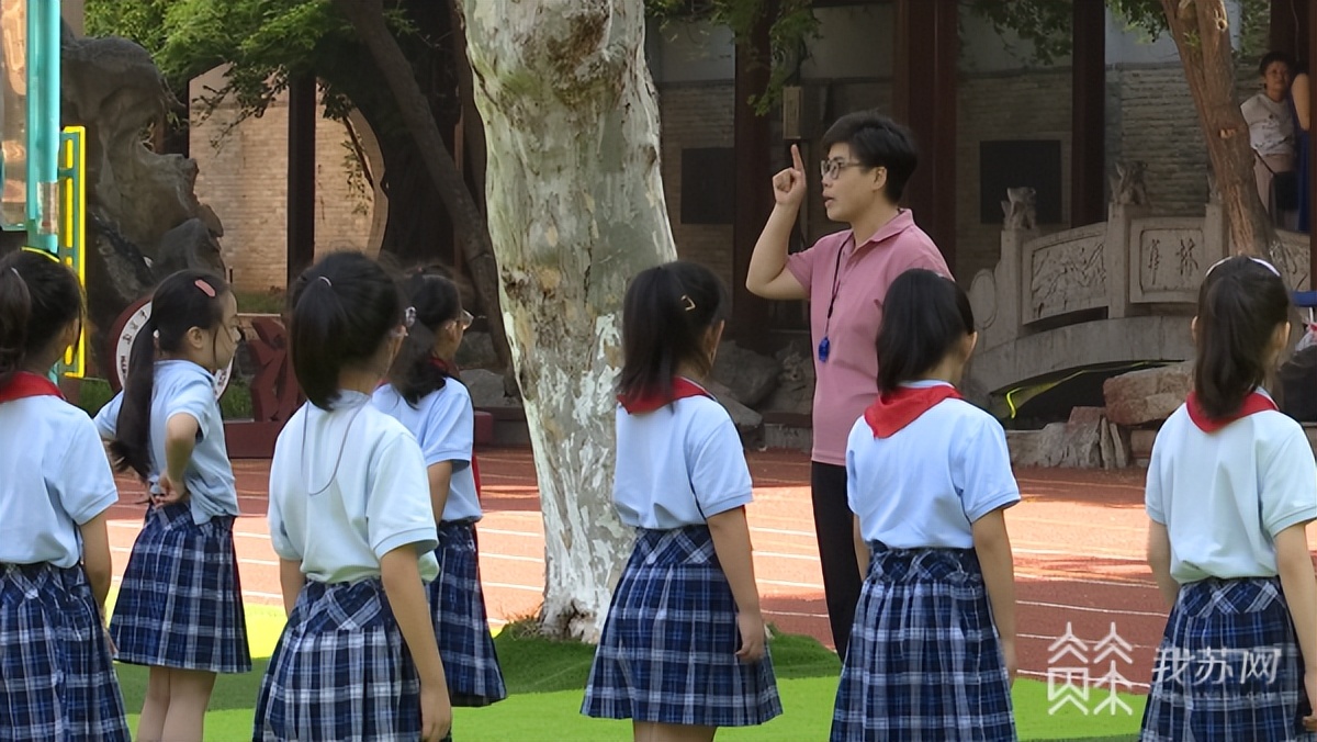 新课标体育成第三大主科,体育与健康课程标准以及标准解读