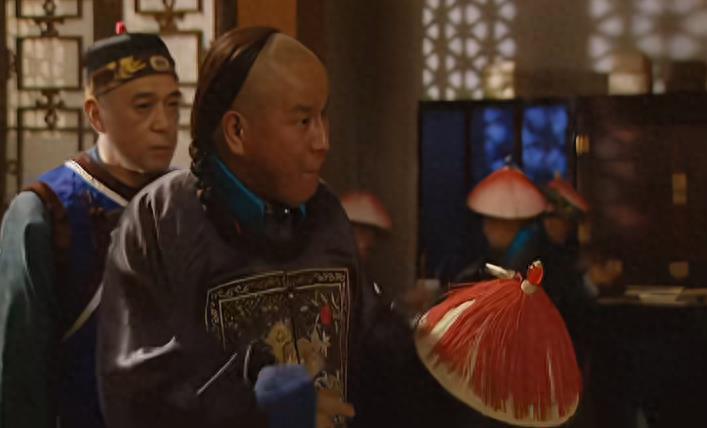 *绑捆**露大胸、台词胡来!这些“*辱侮**”观众的剧情,真把观众当呆子