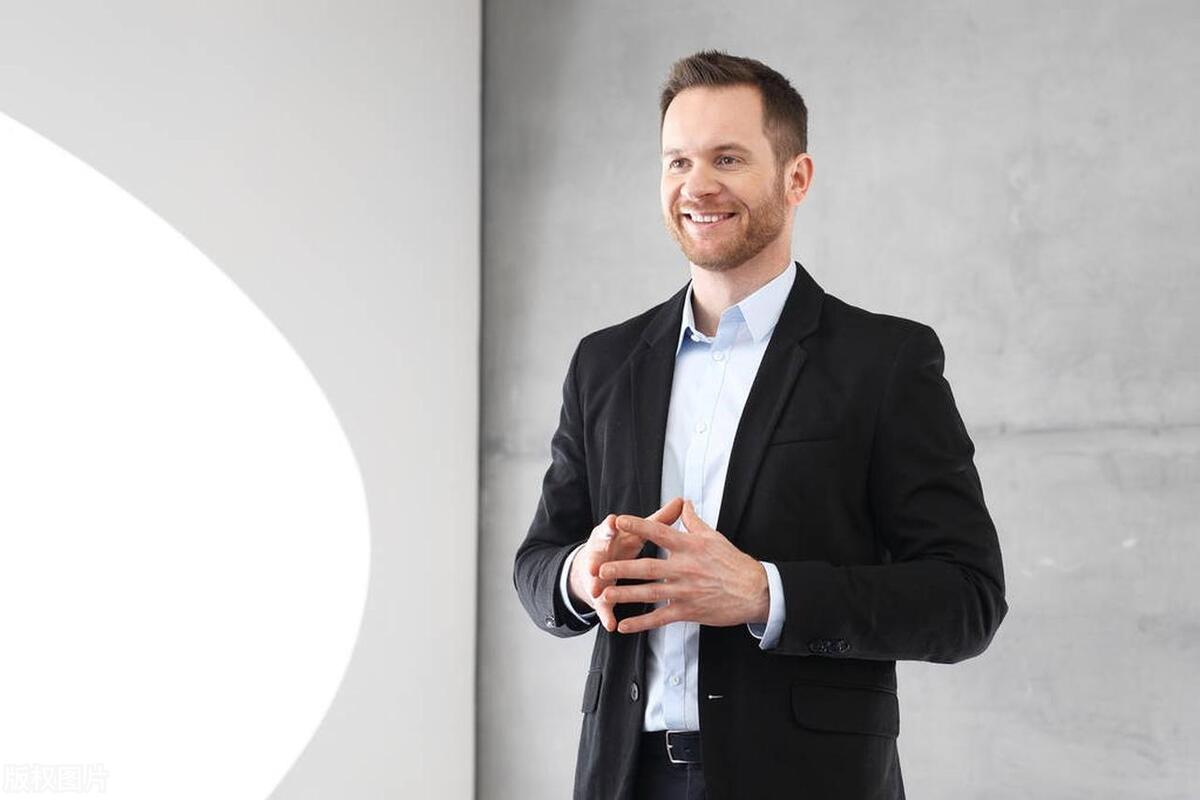 沟通能力差，不敢当众讲话，开会、演讲大脑空白还卡壳，怎么办？