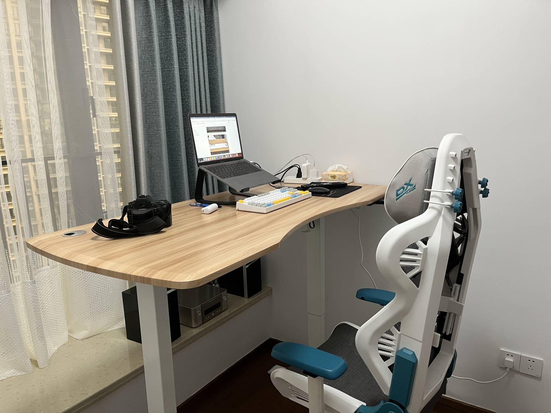 升降桌办公室改造,升降办公椅加装小桌板