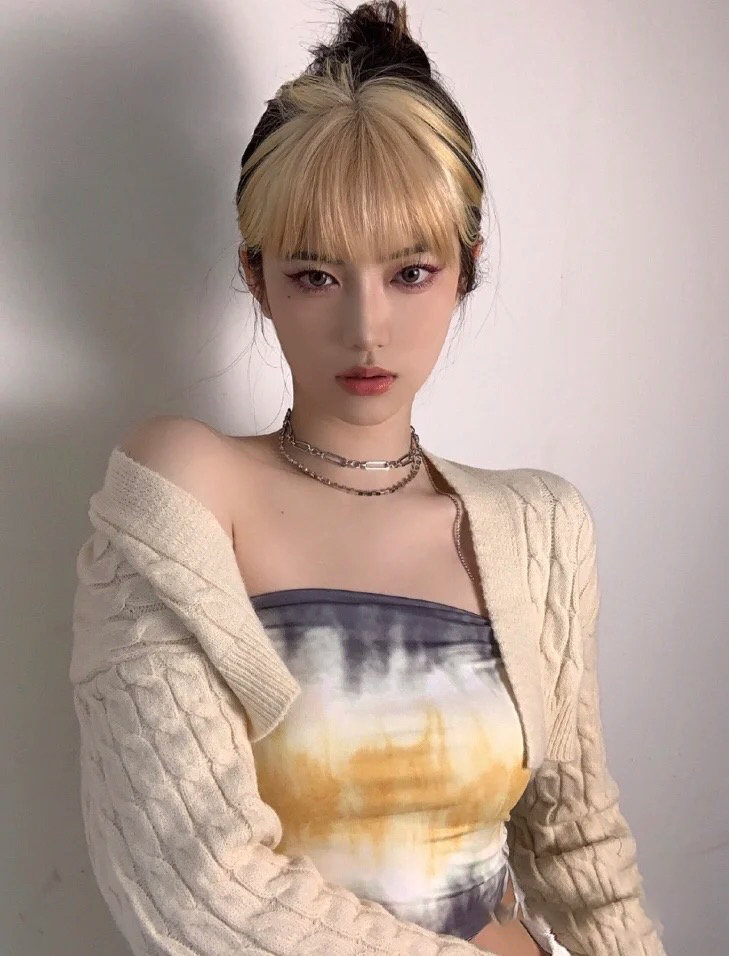 法式刘海漂染蓝色,法式八字刘海染什么色好看