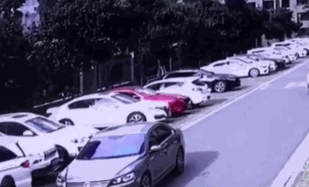 长沙唐女士被曝再次霸占别人车位,长沙唐女士霸占车位事件