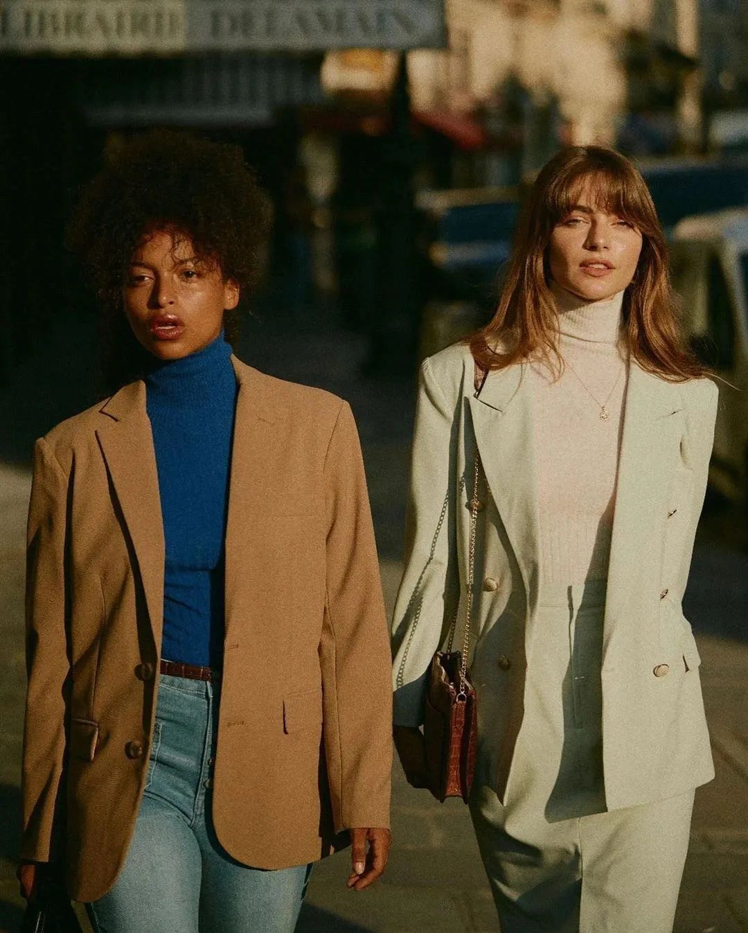 驼色连衣裙搭配的高级穿法,原来都这样穿驼色太年轻洋气了