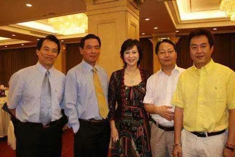 马龙夺冠时张继科和许昕的反应,中国乒乓球马龙和许昕谁强