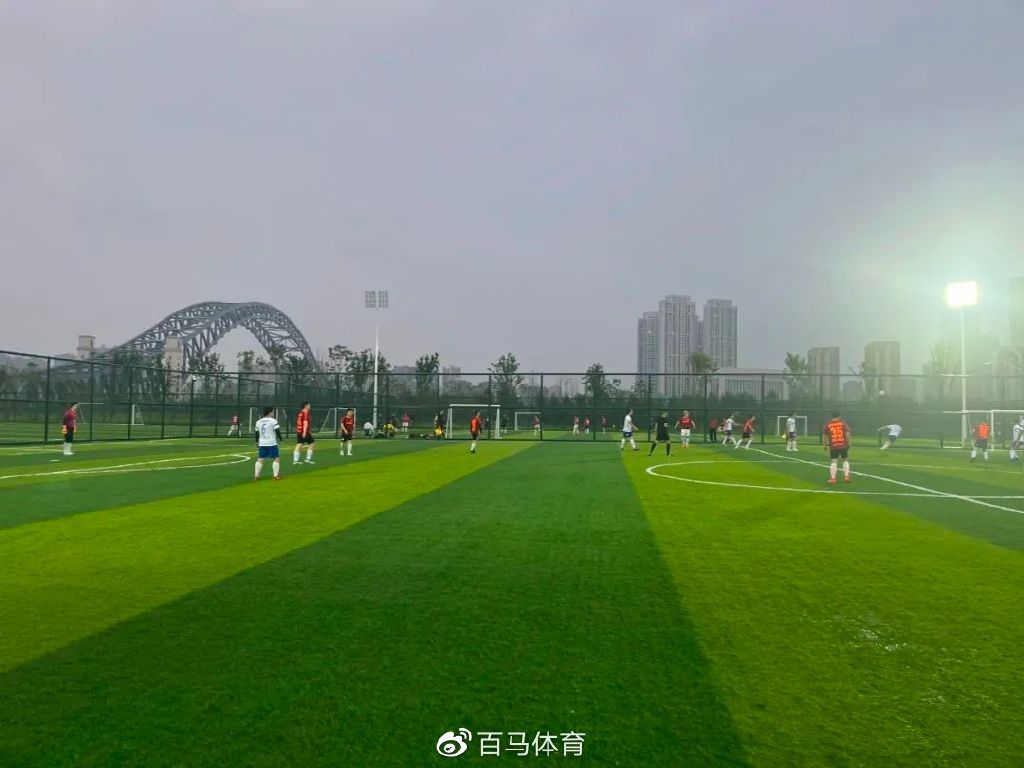 大雨浇不灭热情,大雨浇不灭的热情作文素材