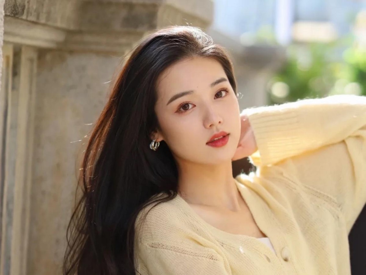 春季高帮小白鞋的穿搭,春天好看的小白鞋