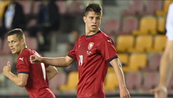 阿森纳前锋怎么样,阿森纳防守型前锋