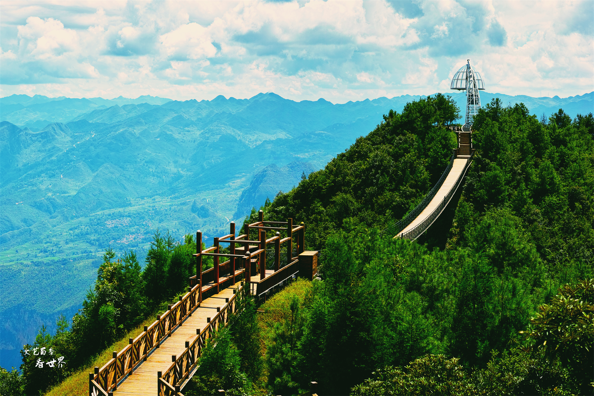 退休了,每年夏天都去六盘水,19℃不用开空调,风光秀美环境宜人