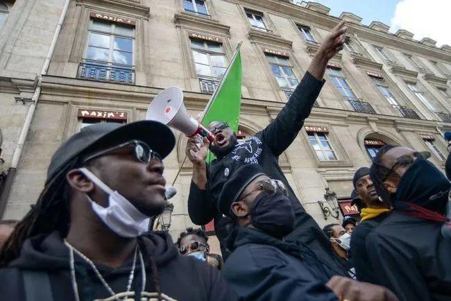 法国为什么有这么多黑人？跟美国又有什么区别呢