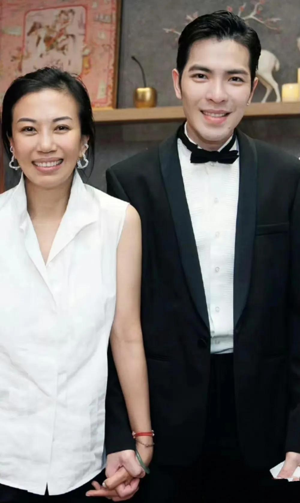 年龄小的嫁给年龄大明星,女人娶大明星要三思