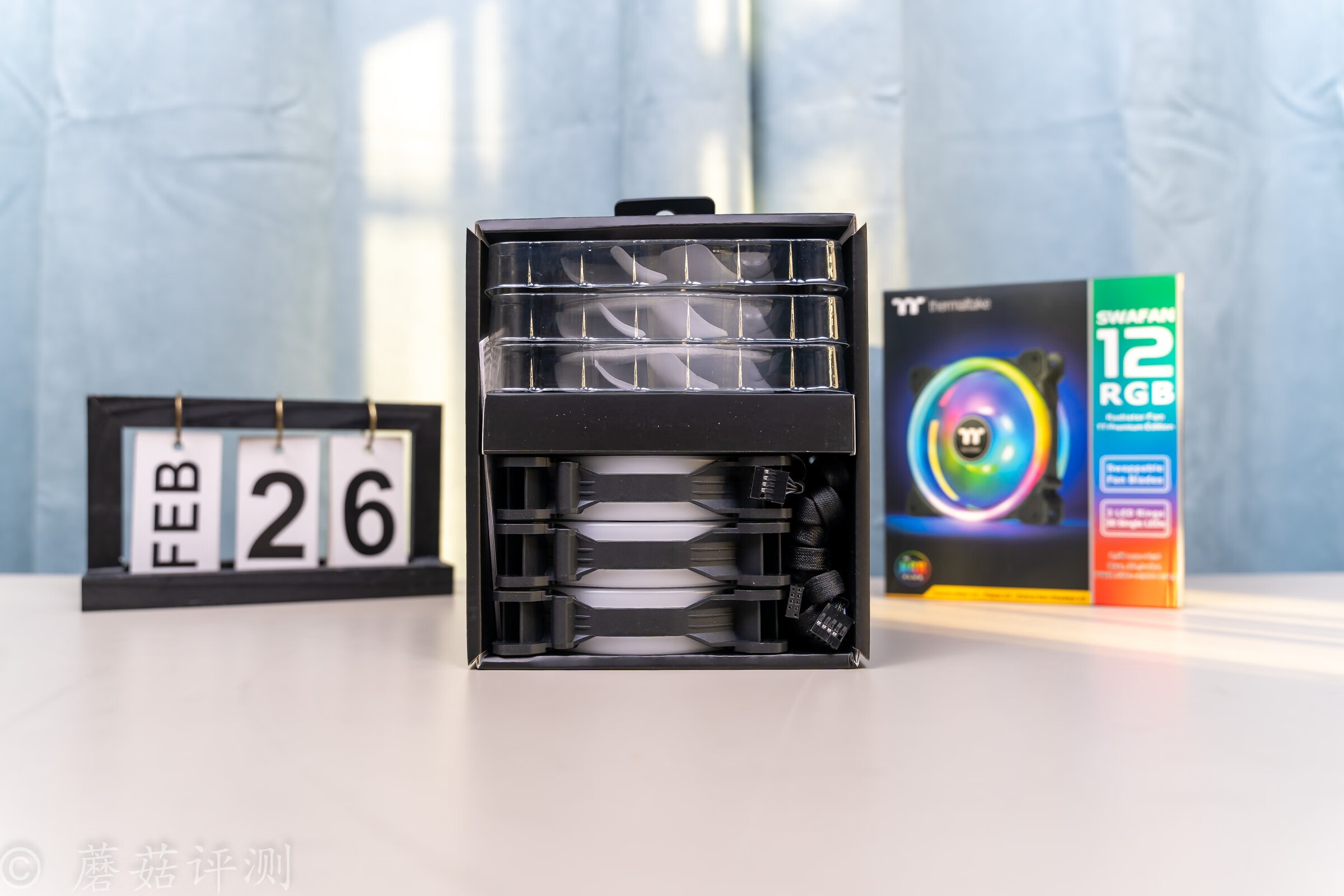 一正一反，轻松定义你需要的风扇风向，Tt耀影SWAFAN12机箱风扇