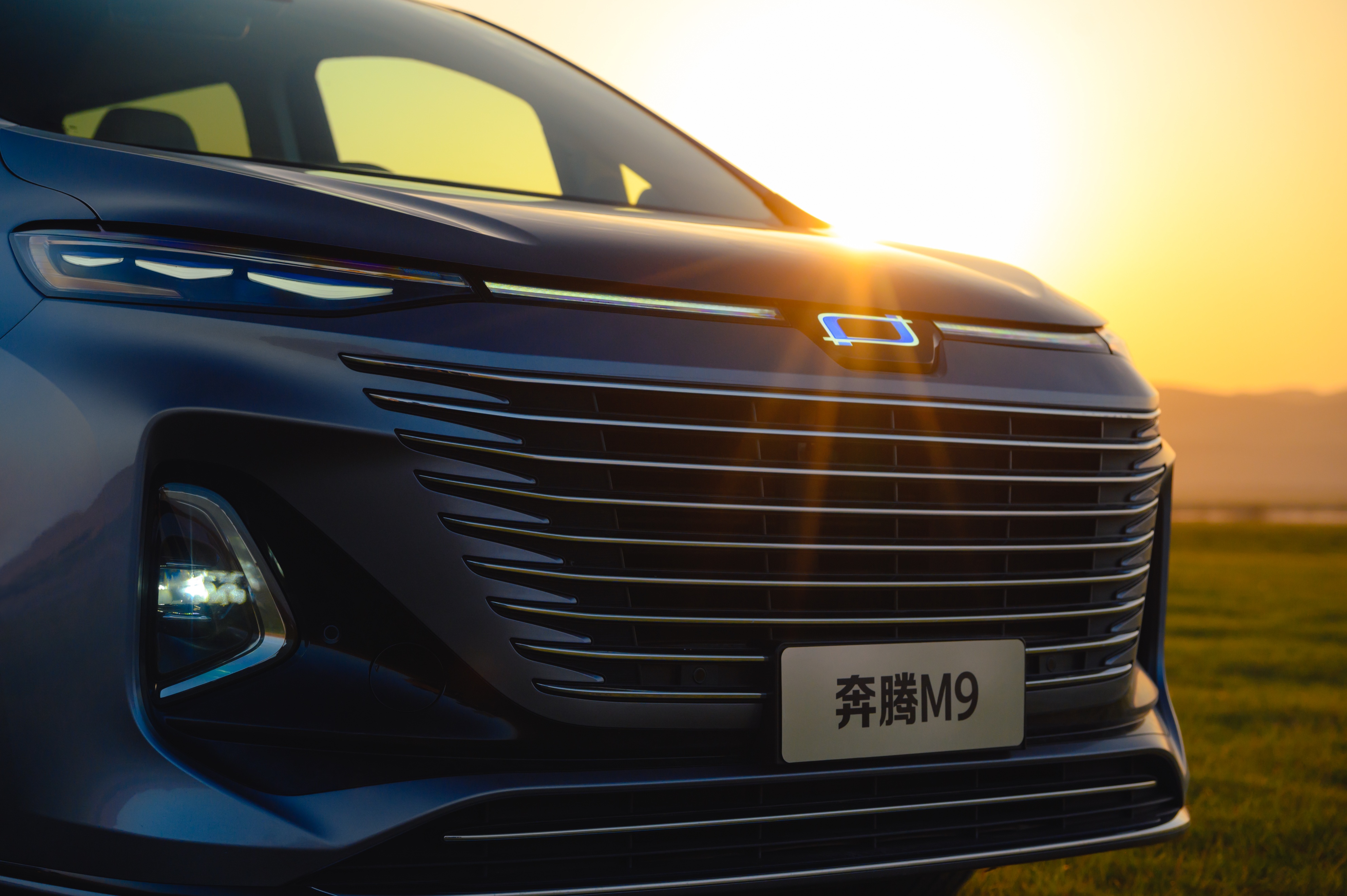 紧凑型mpv定位,mpv奔腾m9长宽高多少米