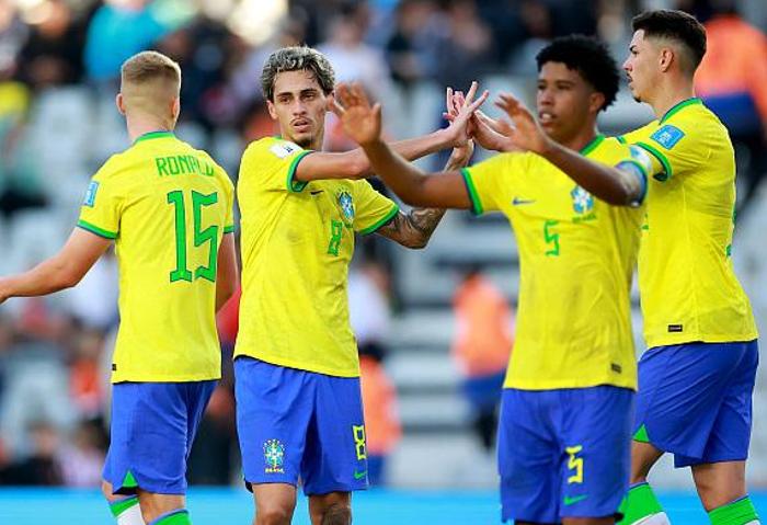 世青赛阿根廷3-0英格兰,05年世青赛半决赛阿根廷vs巴西