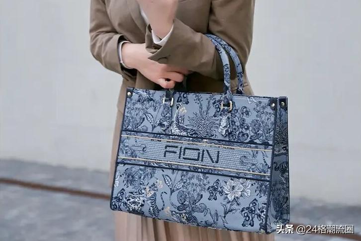 fion菲安妮托特包颜色尺寸推荐,fion菲安妮托特包哪个颜色好看