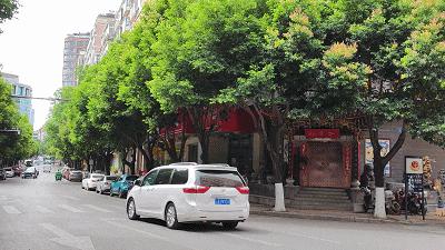 昆明翠湖春晓的那块石碑照片,翠湖牌坊