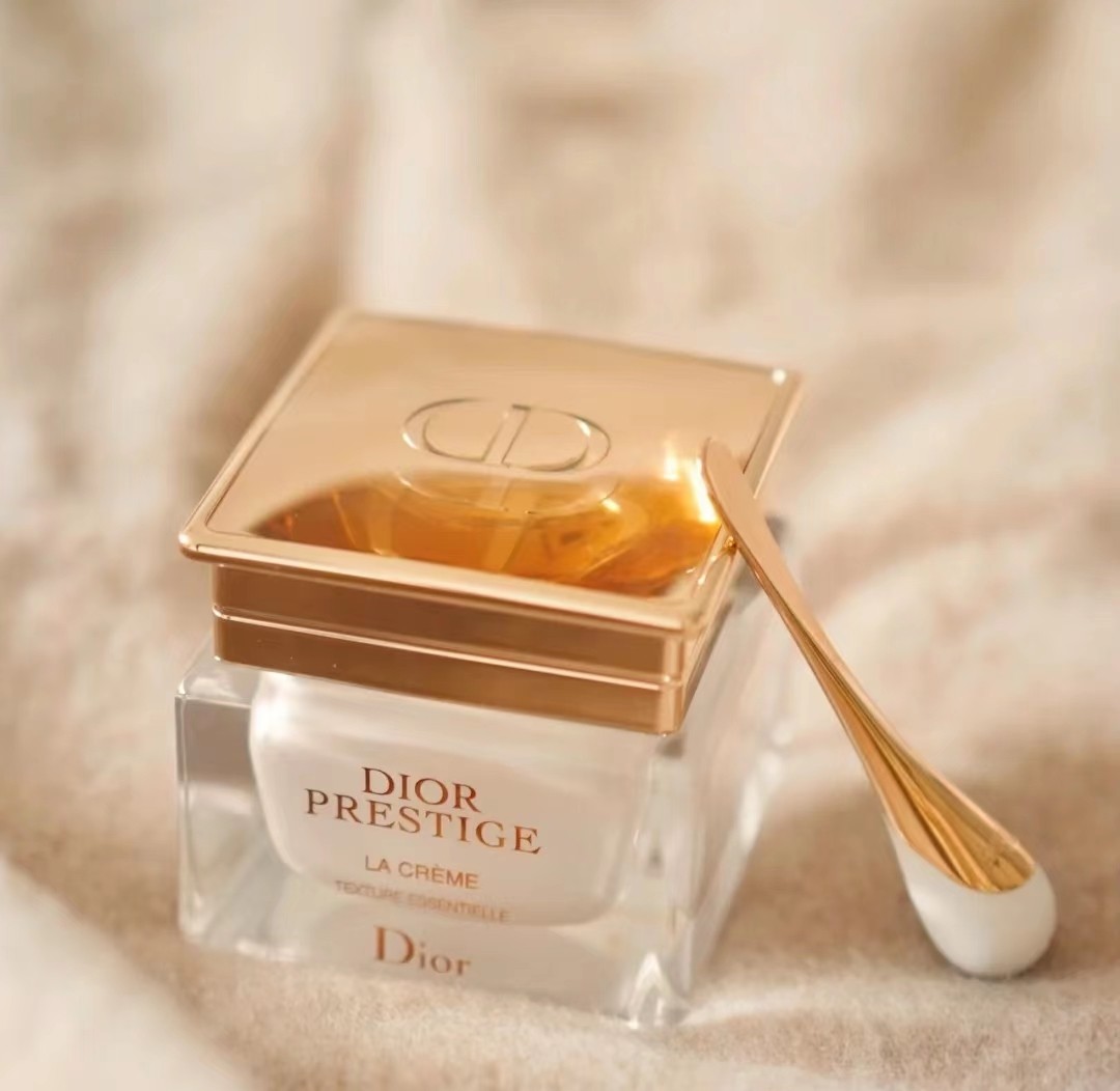 女人40不显老的护肤品成分,40+的女人用啥面霜好