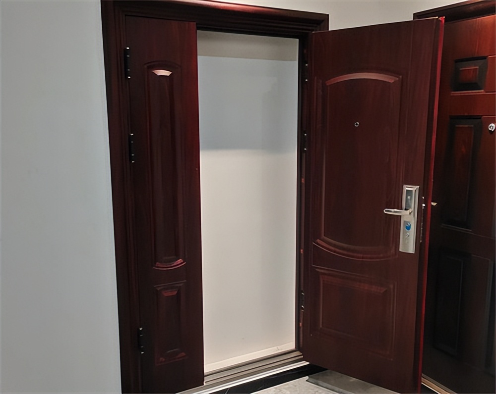 木质防火门与钢质防火门对比,钢质防火门和木质防火门哪个好些