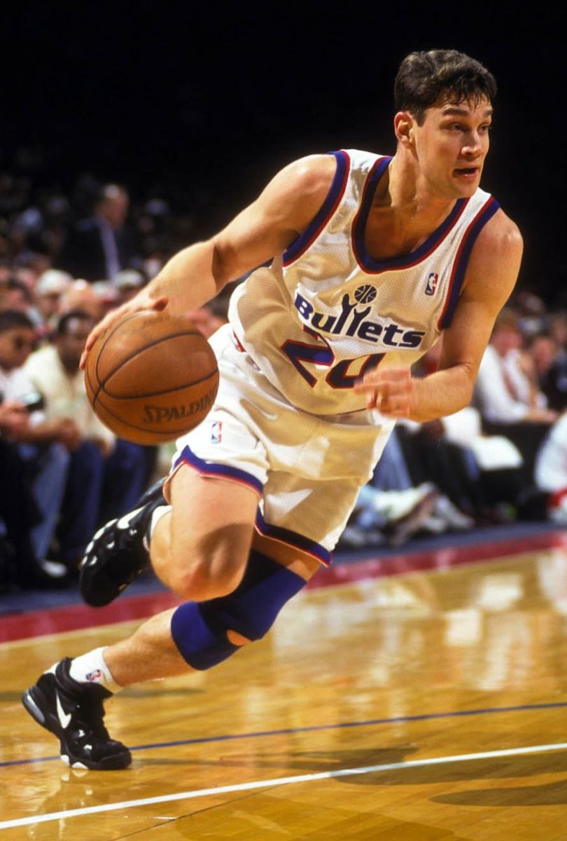 从控卫到中锋的球员,从后卫打到中锋的有谁