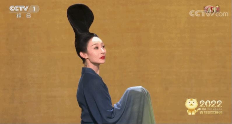 贾玲沈腾本色出演张小斐,贾玲张小斐2020微博之夜红毯视频