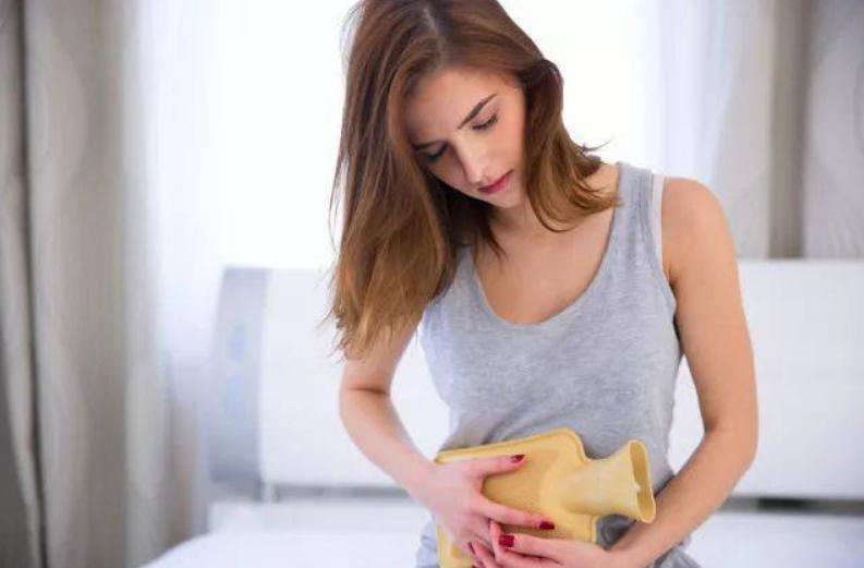 外阴老是干是怎么回事,阴道每天都有什么症状