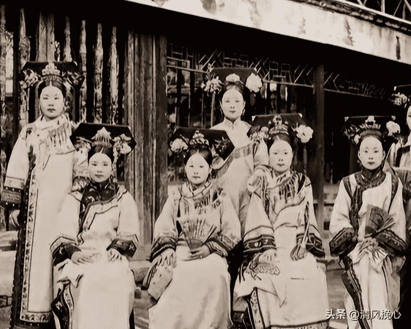 日军日记：*安妇慰**不服从管教，我很愤怒，用*刀刺**插入她的*体下**