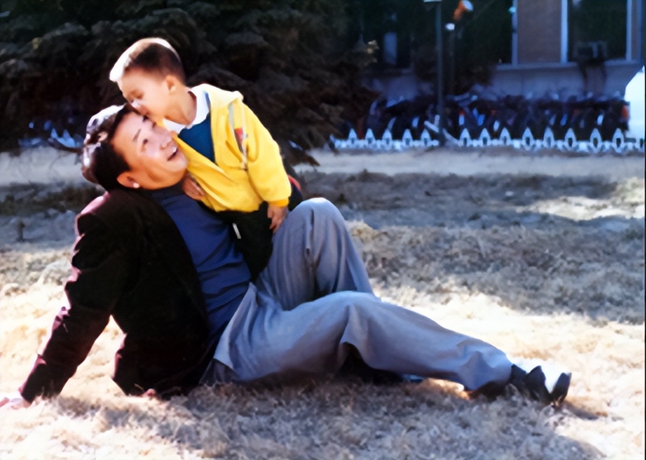 姜昆收养,1998年姜昆