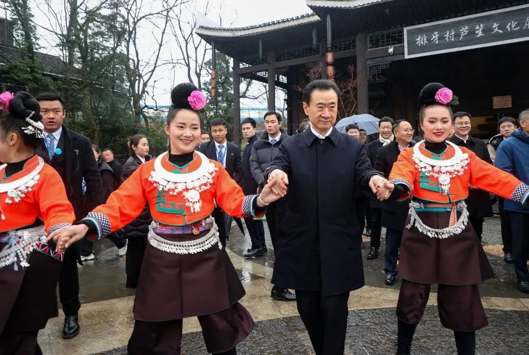 王健林之子王思聪现在的情况如何,王健林债务危机全过程