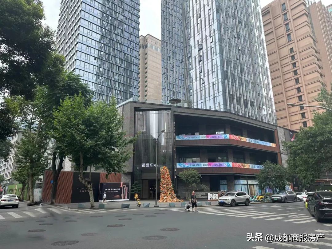 “鸽盘”与“顶流”之间,华兴街这个住宅项目只差一个开盘
