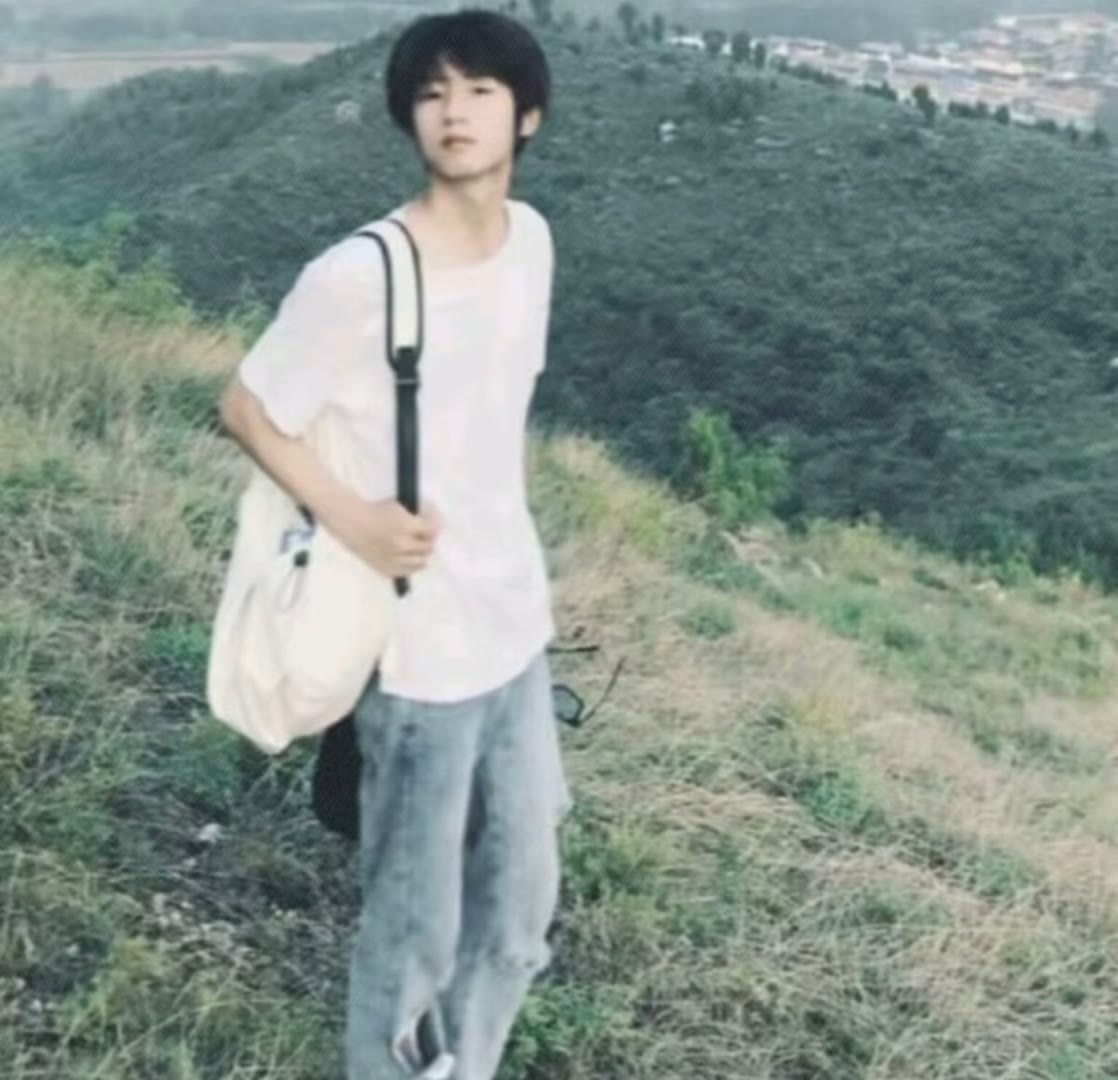 氛围感男生头像真人戴耳机,氛围感男生头像成熟稳重高清