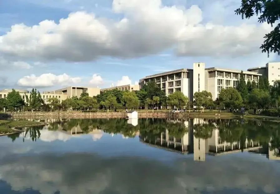 安徽大学2022计算机考研数据：招录人数多、复录比低、分数较低