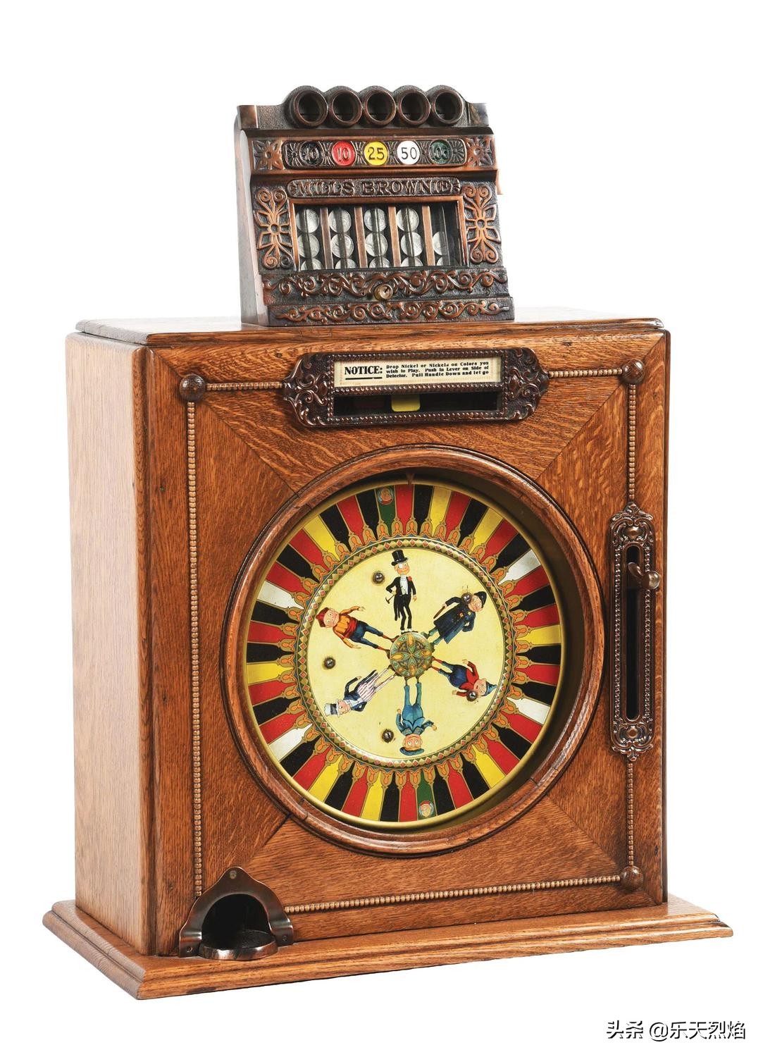 1895年——查理·费发明第一台商业老*机虎**