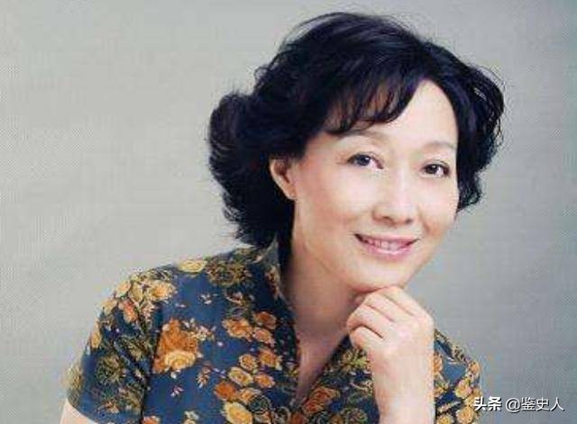 浙江女首富周晓光白手起家攒800亿,江苏女首富身价多少亿