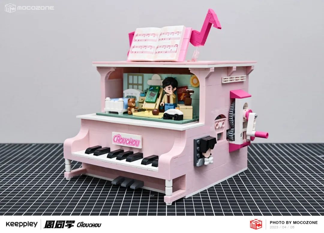 【积木测评】旋转的场景变换！周杰伦首款积木套装很有趣