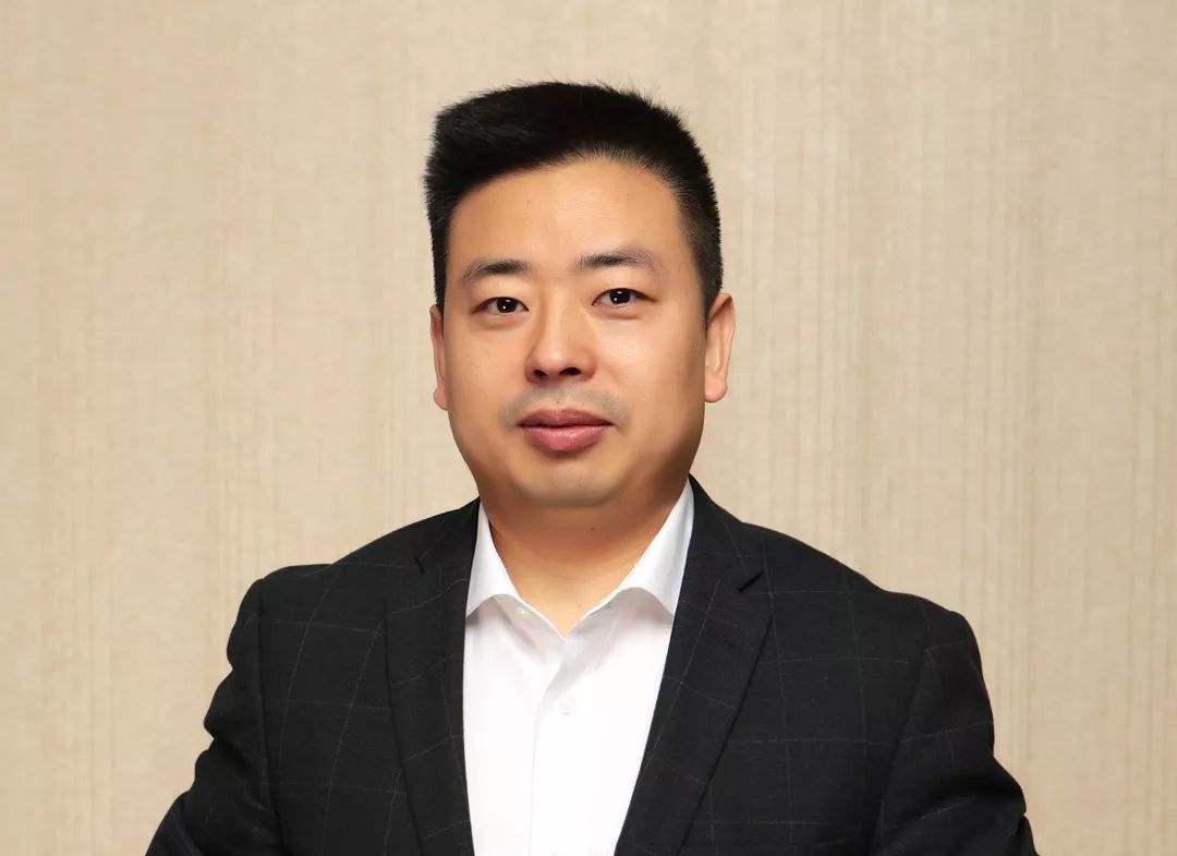 放牛娃的百亿人生：将10元店开遍全球，一年狂赚200亿