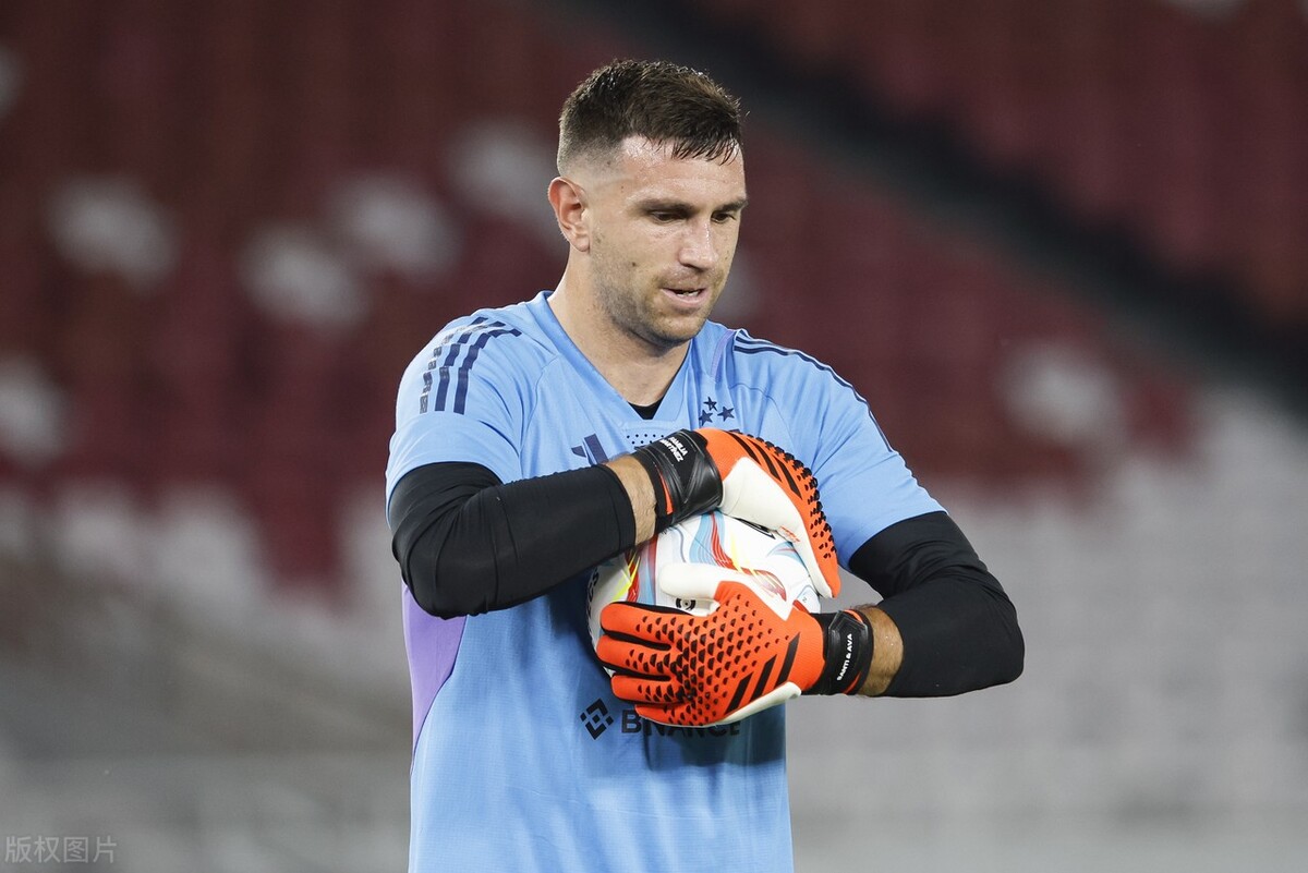 帕雷德斯爆射替补席梅西表现,刺激战场国服梅西