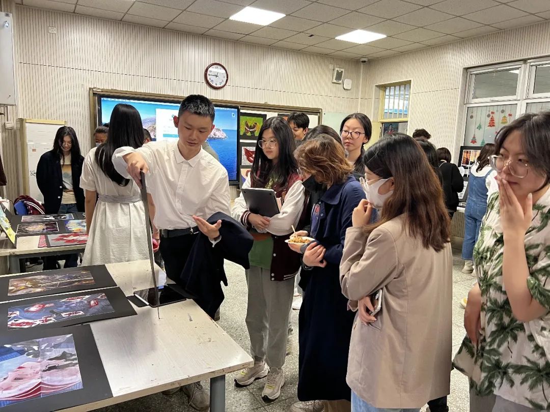 疫情下的这群国际学校学生：没有emo拒绝躺平