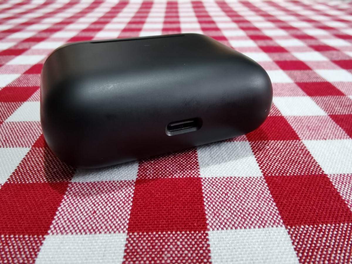 雷蛇战锤狂鲨一代无线耳机怎么样,雷蛇战锤狂鲨v2对比苹果耳机