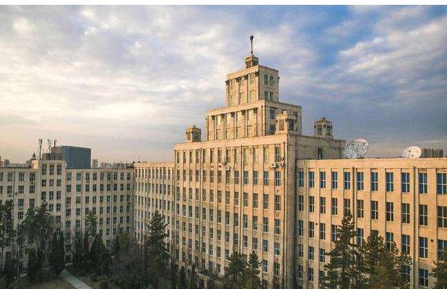 70后眼中的大学北京工商大学,80后眼中的二中