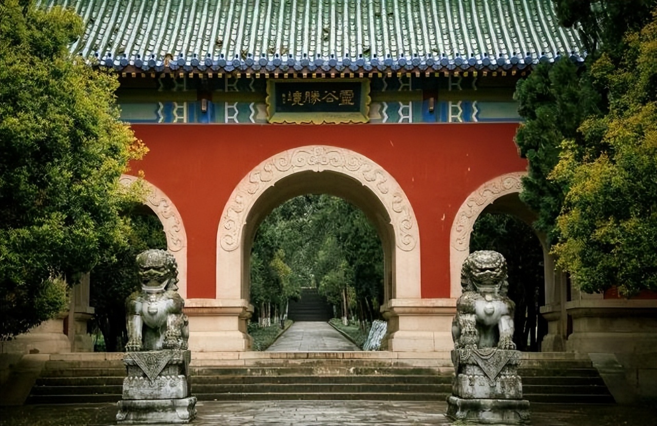 南京比较灵的寺庙毗卢寺,南京鸡鸣寺一座古老的寺院