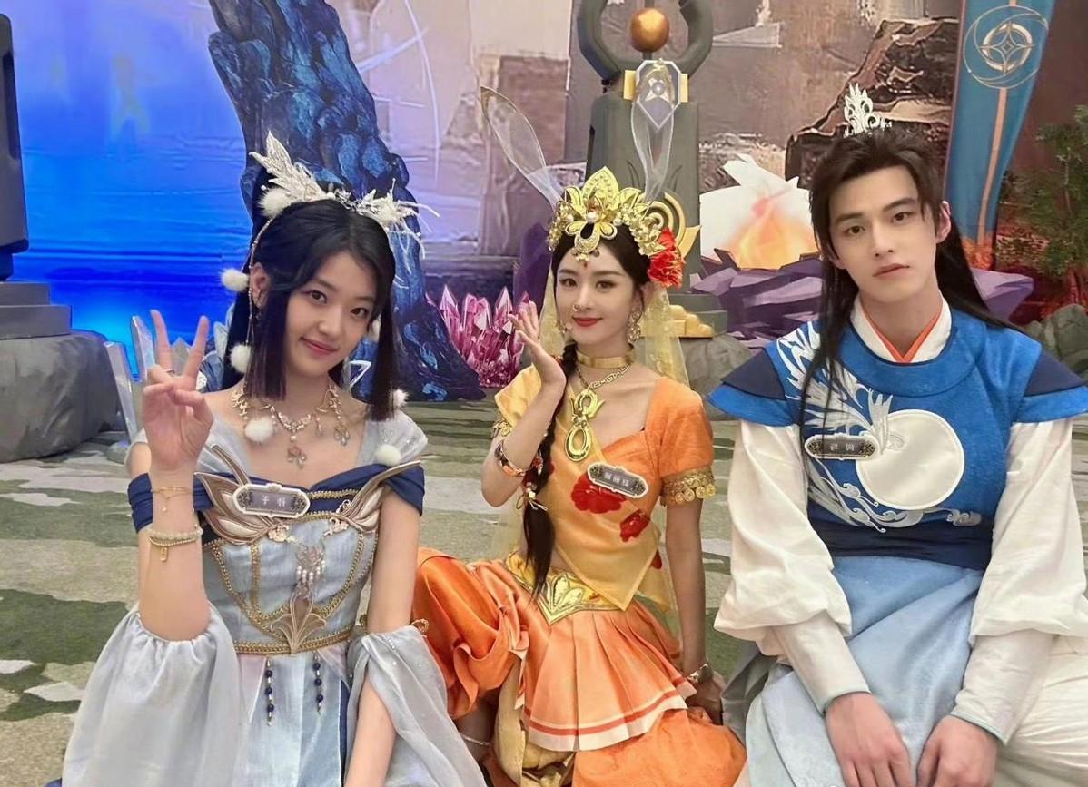 鞠婧祎赵丽颖角色混剪,鞠婧祎和赵丽颖的合拍视频