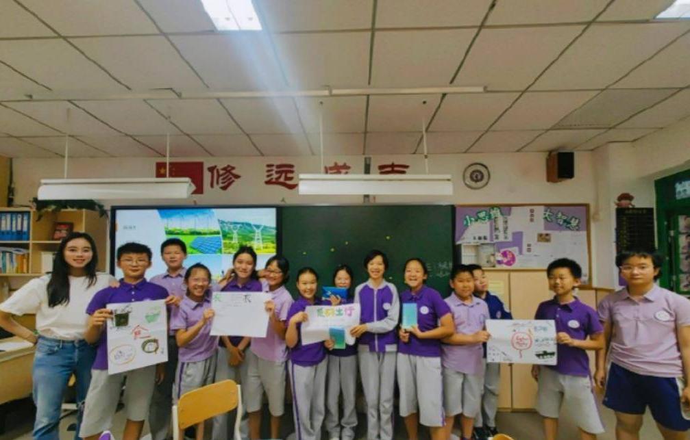 梁安琪何超欣逛街,梁安琪何超欣豪宅