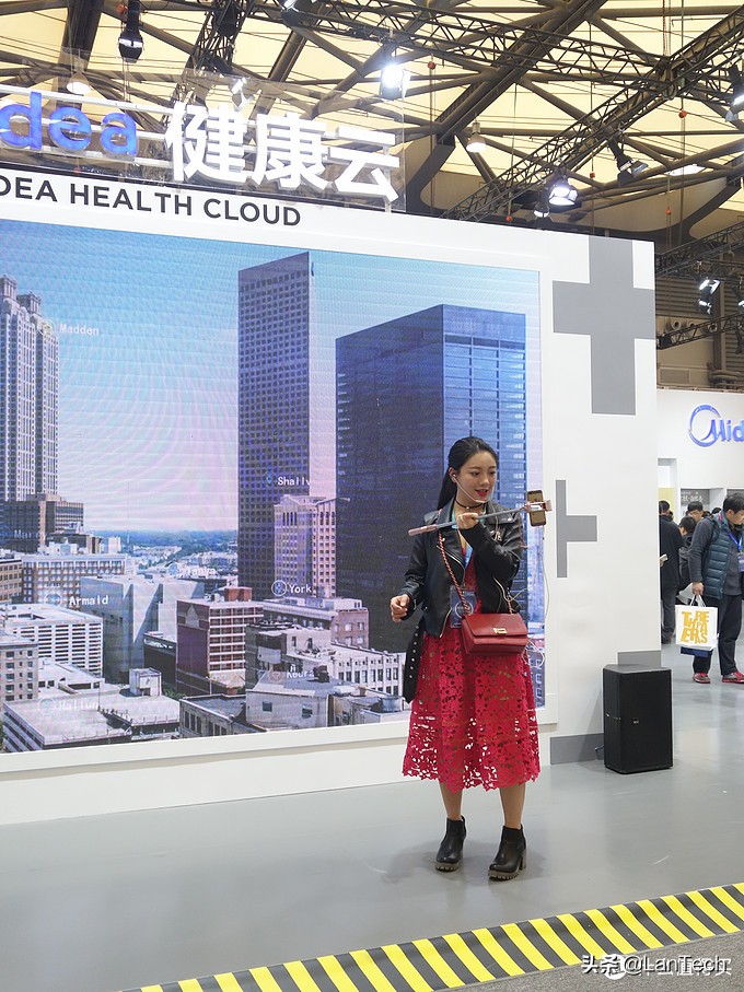 暴走两万步！海量图片带你游览2017年AWE家电展