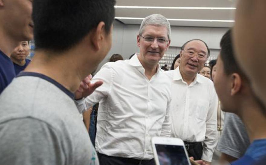 富士康现在还有人工智能吗,富士康用机器取代人工