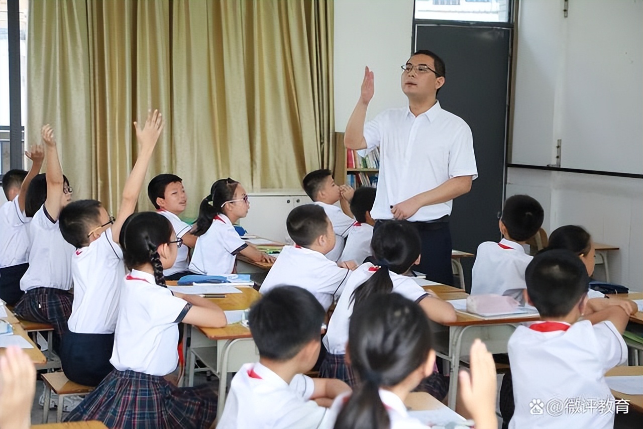 教师退出机制试点还是全国实行,教师解聘新规定