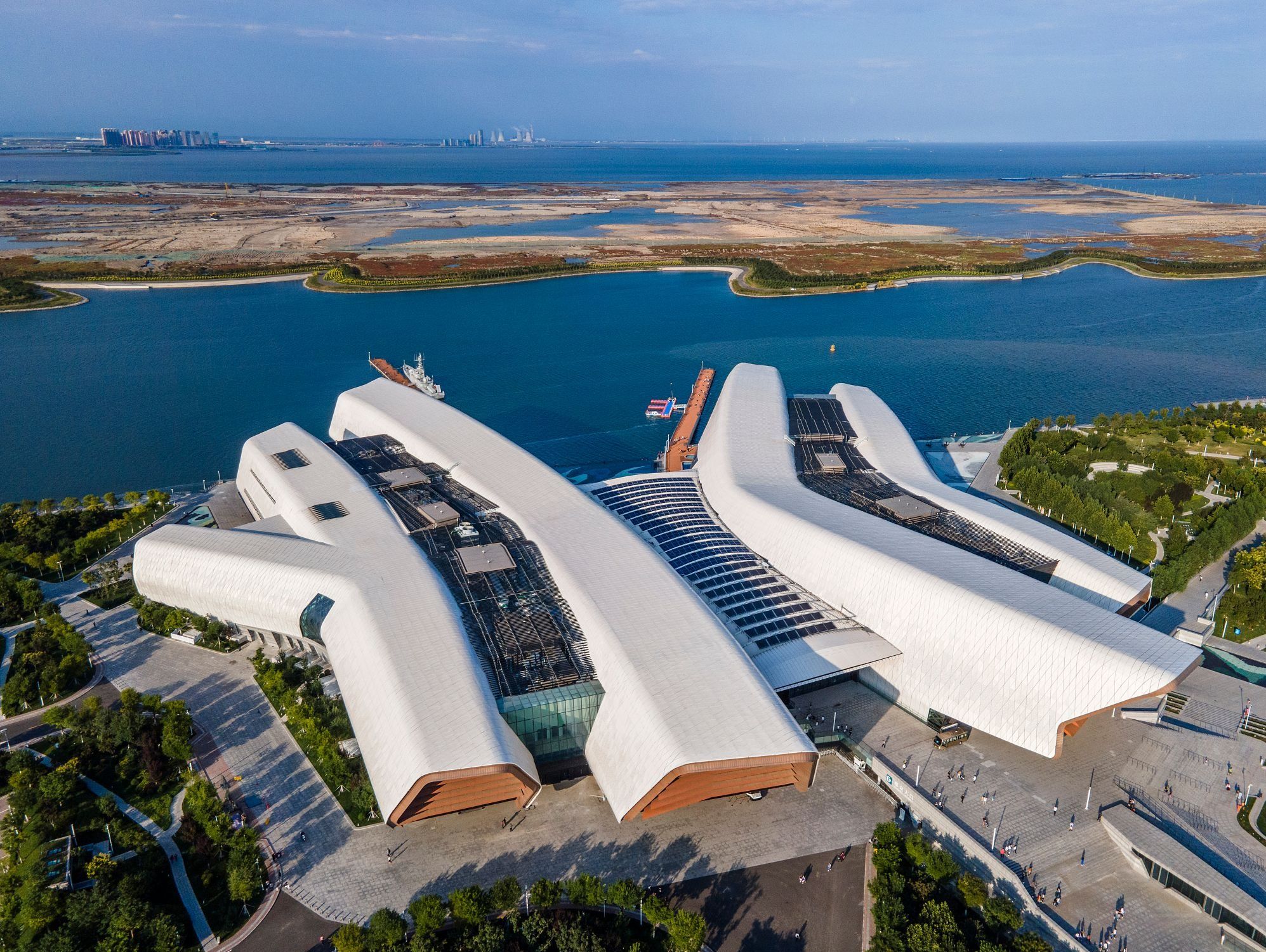 滨海新区到大连跟团旅游,长安滨海新区旅游景点